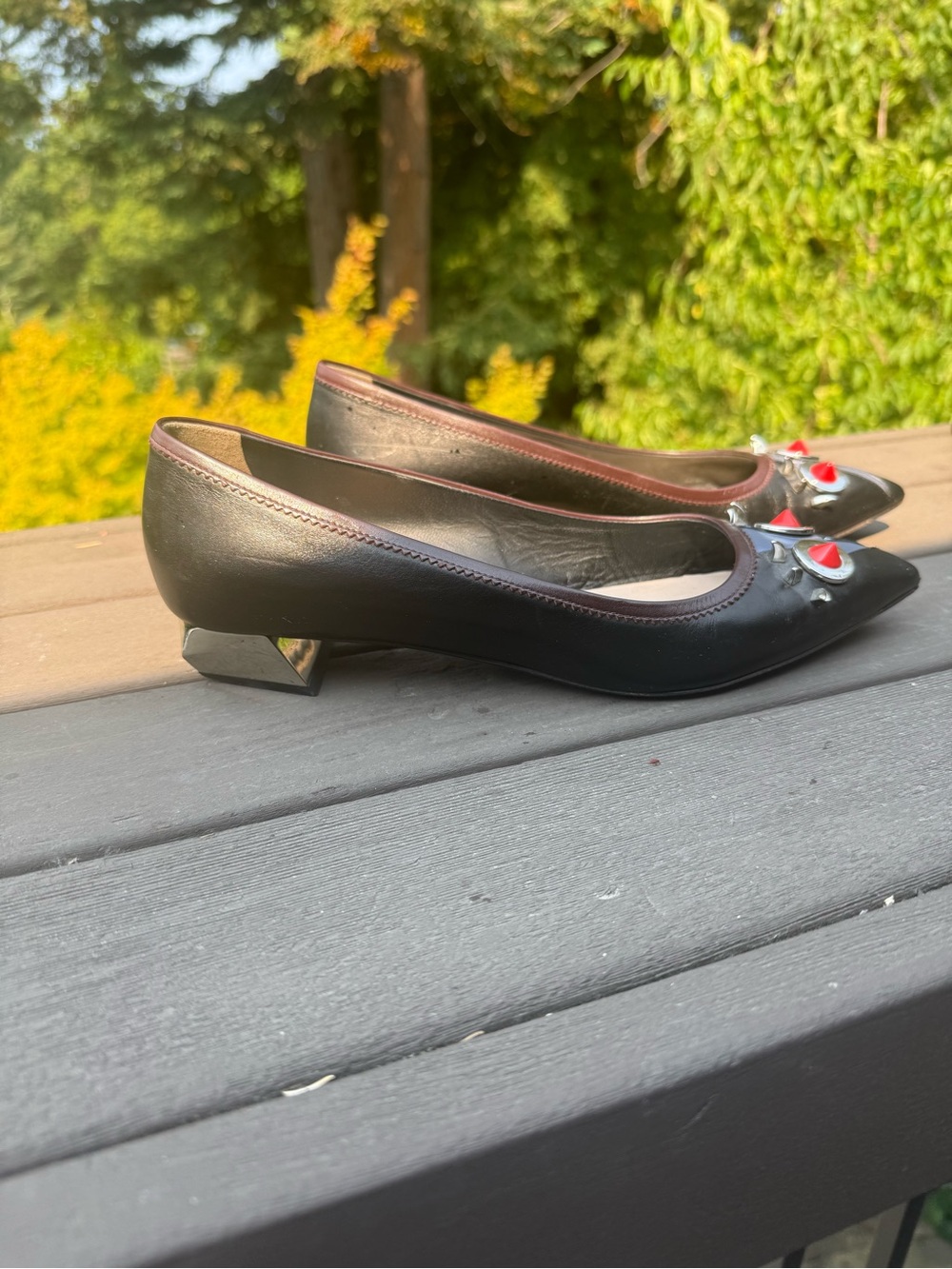 Fendi Black Pointed Leather Flats with Red Stud Accents - Picture 2 of 4